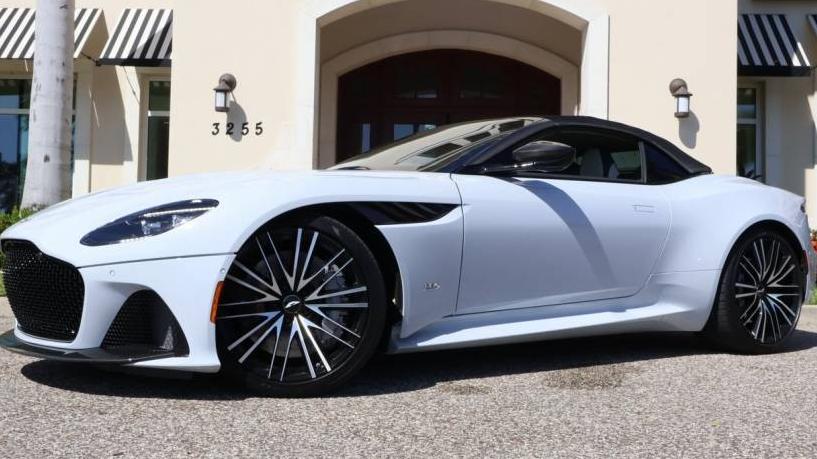 ASTON MARTIN DBS 2023 SCFRMHCV9PGT03380 image